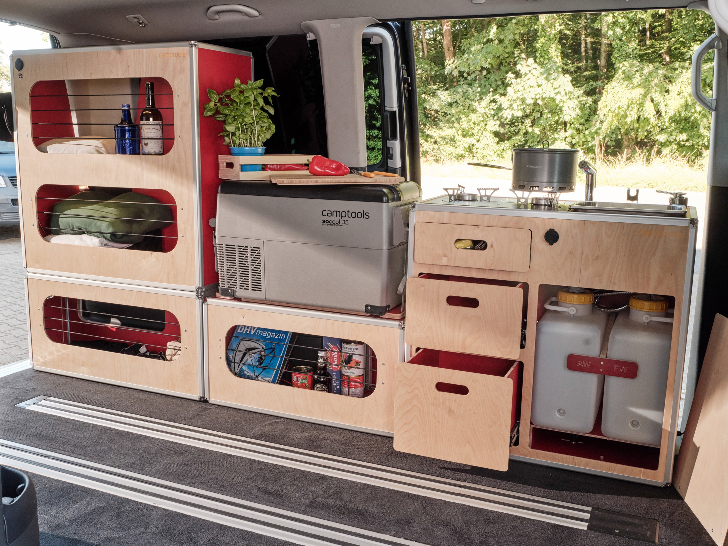 CENTERLINE Möbelzeile inklusive Küche, Schränke und Kühlbox