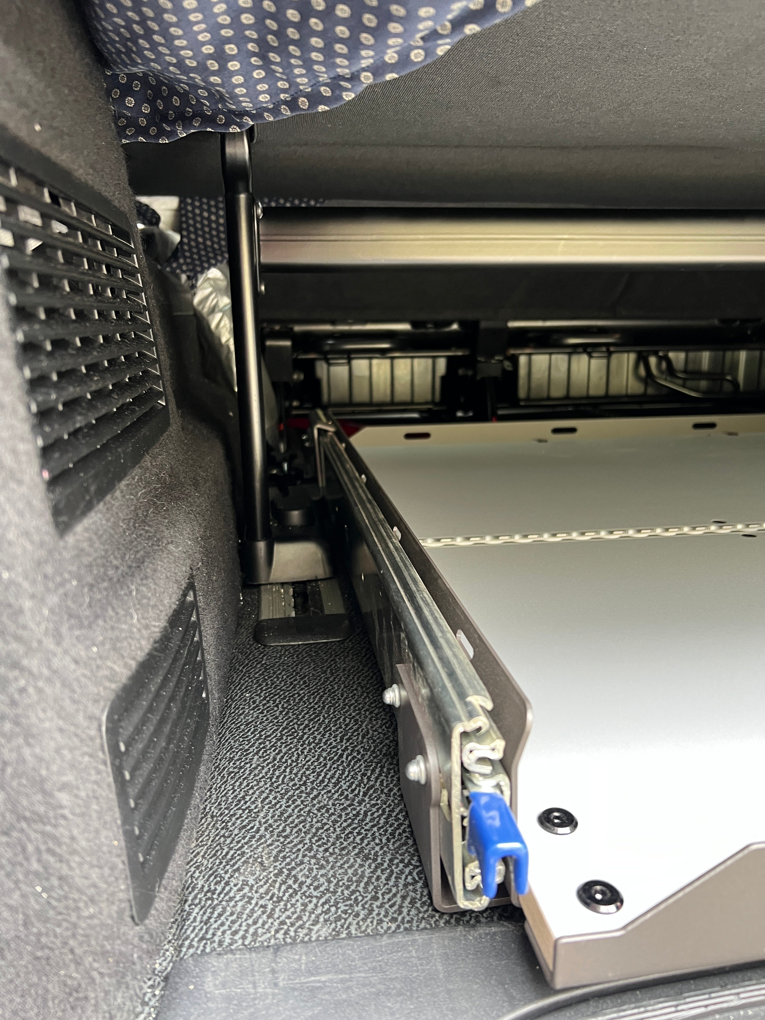 Heckauszug für Mercedes Vito Vito Tourer / Mixto W639, W447 mit Bodenschiene