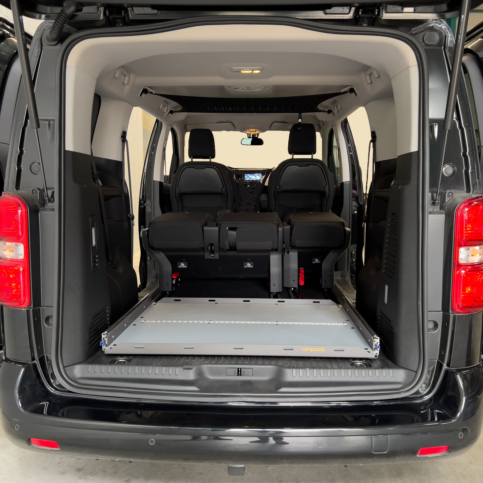 Heckauszug Opel Zafira Life mit Bodenschienen