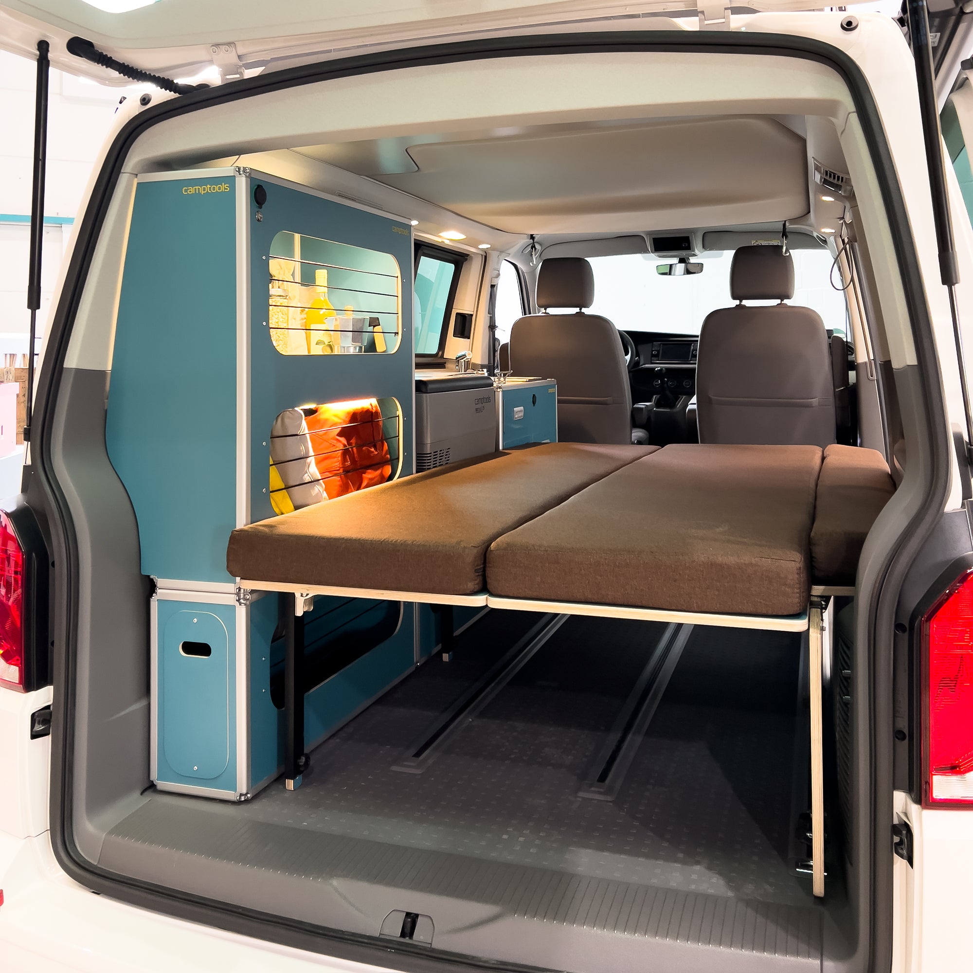 CoSlee mit Heckauszug Schlafsystem CoSlee für den VW T6 mit Heckauszug