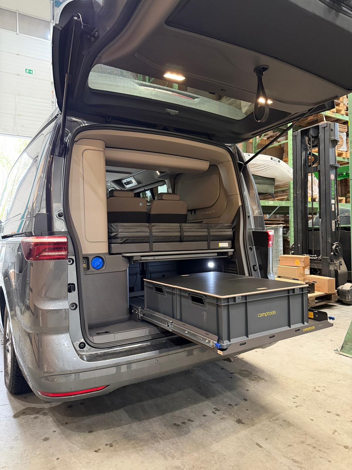 Heckauszug für VW T7 New California Coast und Ocean