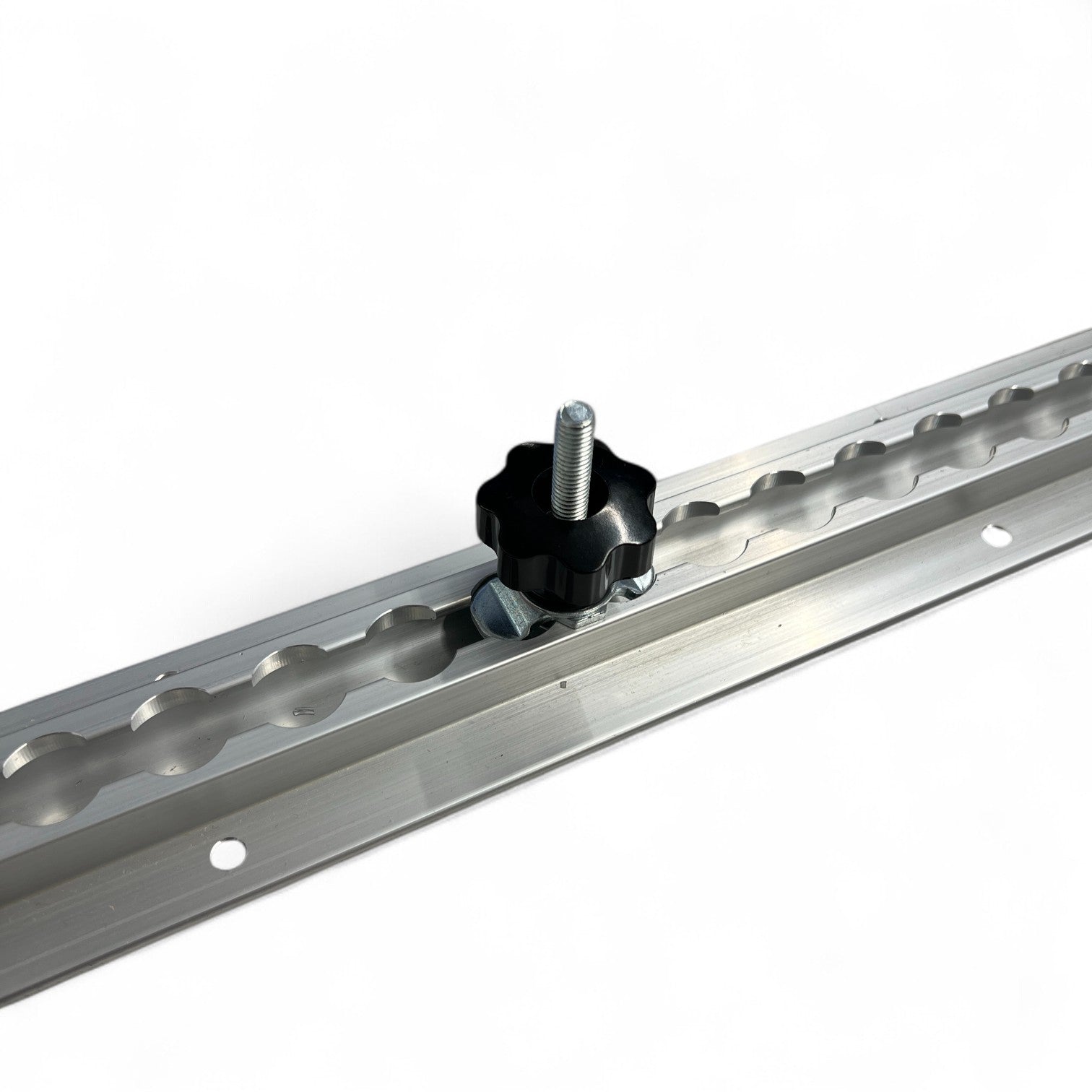 Befestigung Schraubfitting Mercedes mit Sterngriffmutter für Airlineschienen M8