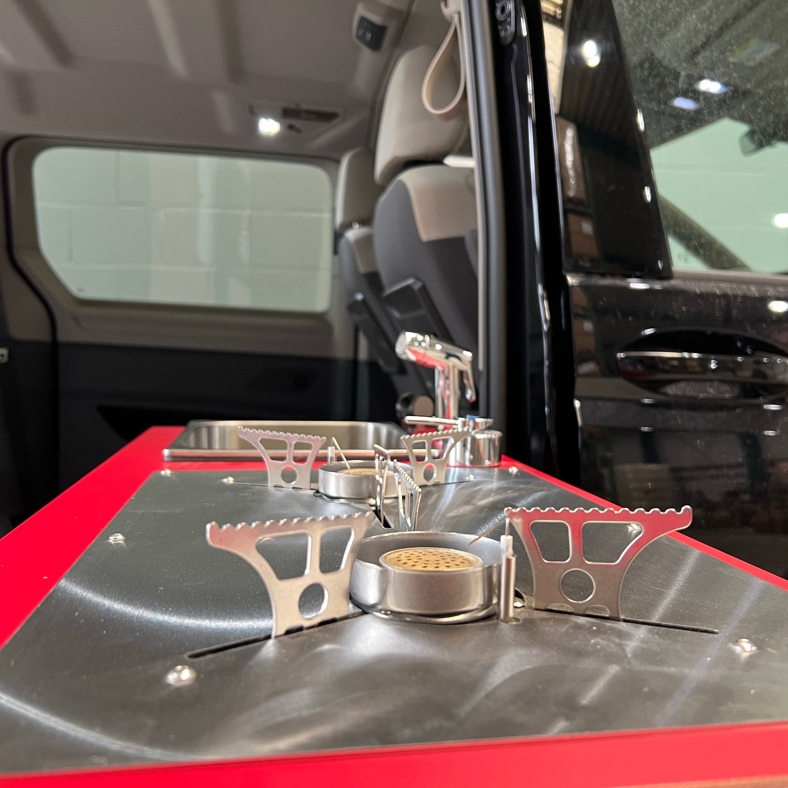 Campingkocher VW T7 Multivan mit Küche Schiebetür