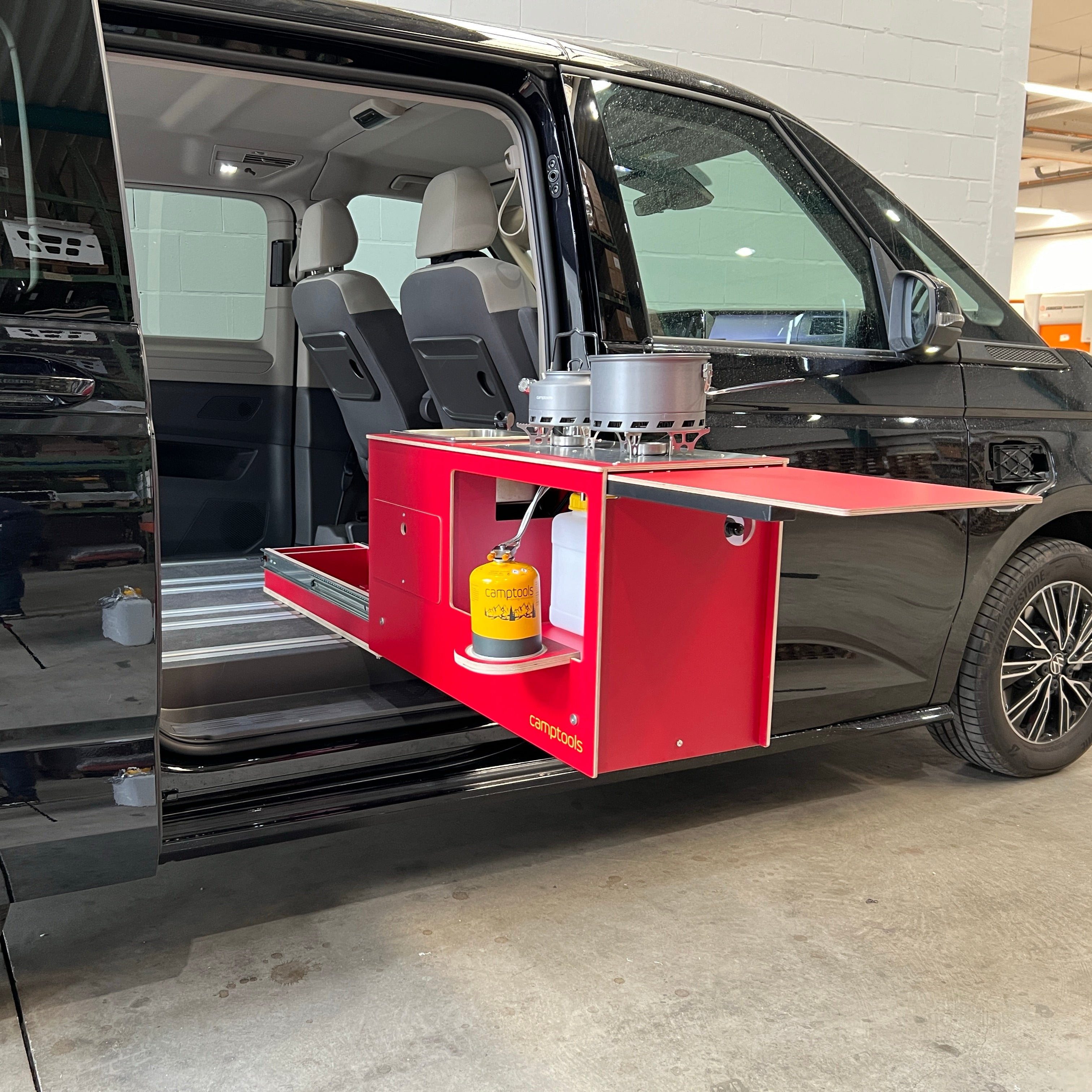 VW T7 Küche Schiebetür