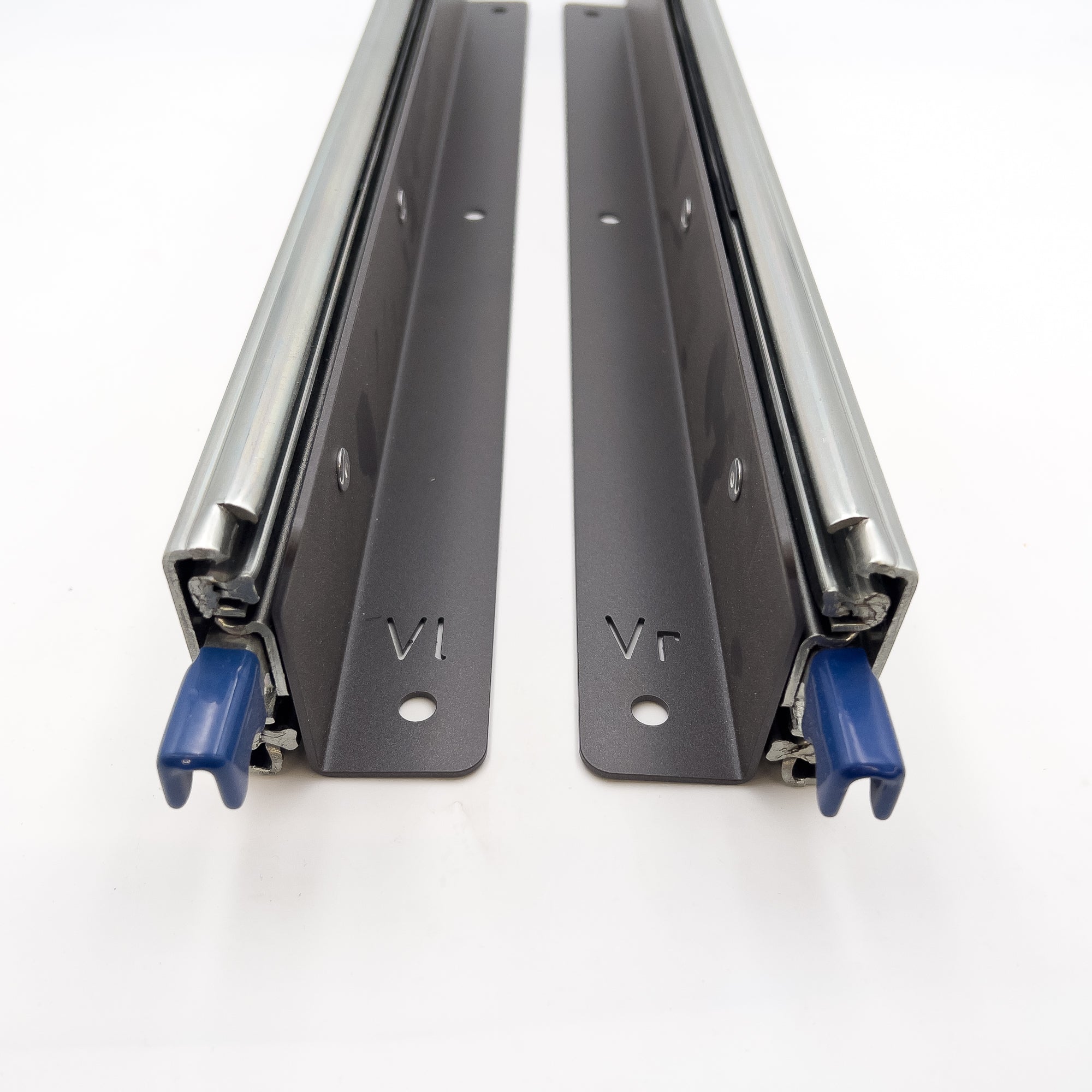 Schwerlastschienen mit Seitenwinkel für Auszugstiefen zwischen 550 - 1.200 mm (Set)