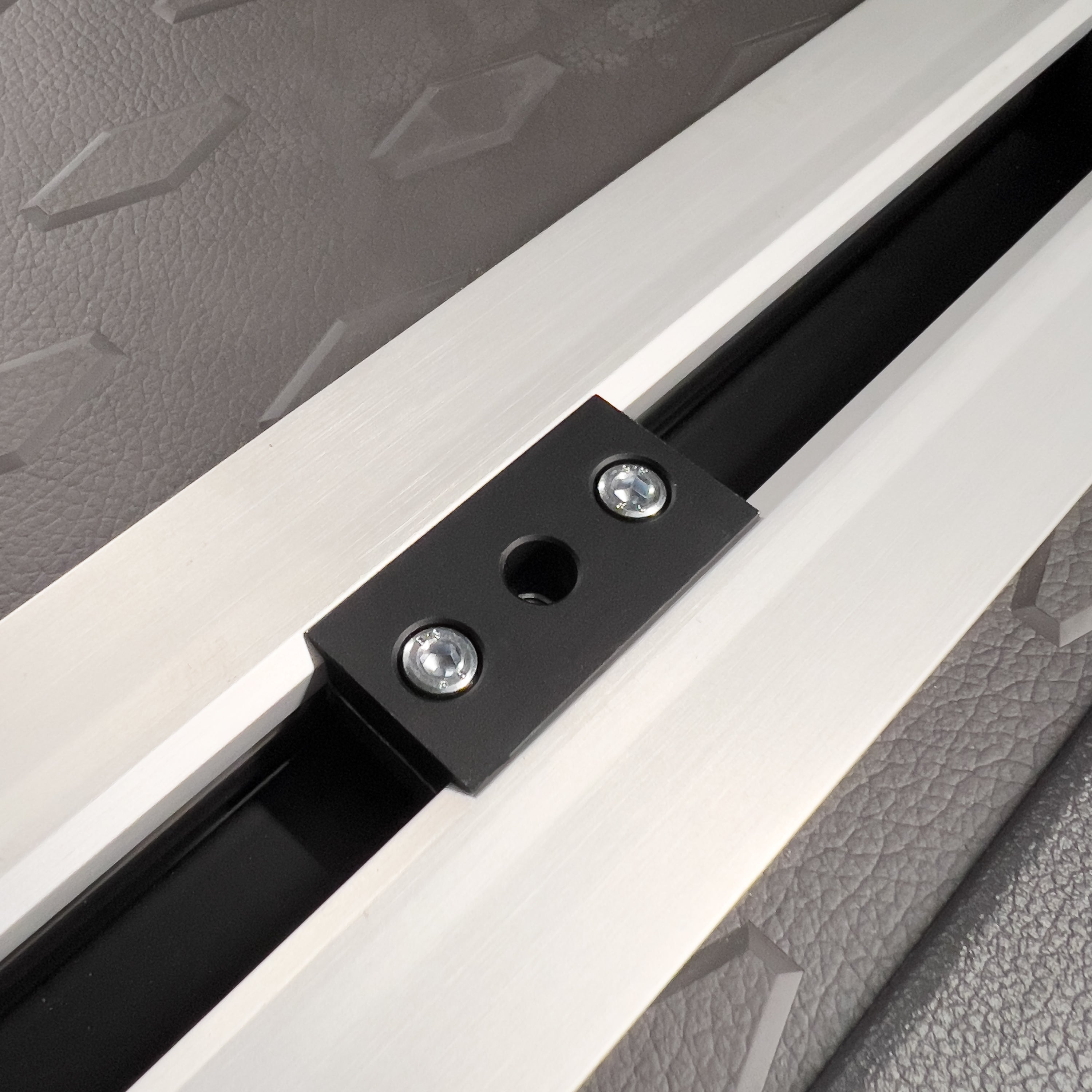 VW T7 Multivan + California Nutenstein Fitting M8 Befestigung Schienensystem