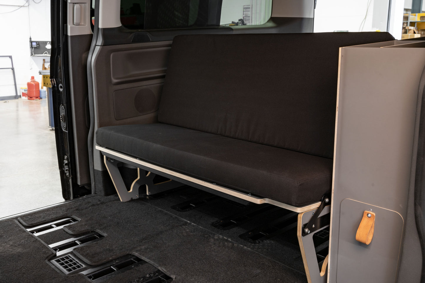 Side cabinet for Ford Tourneo Custom L2
