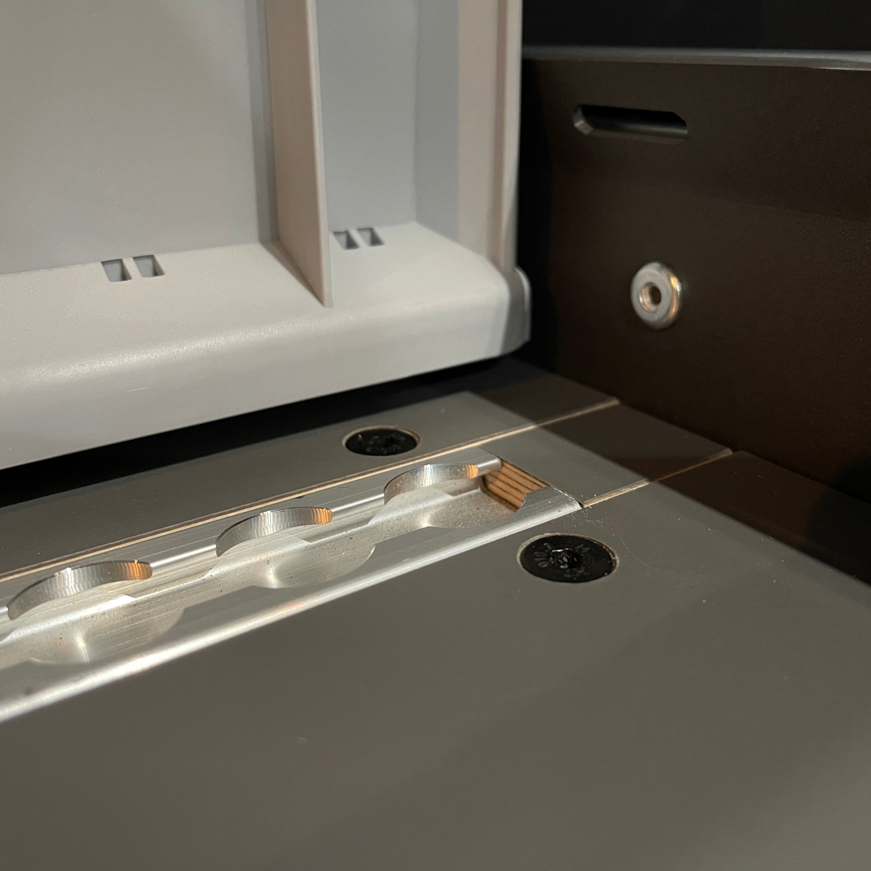 Heckauszug mit integrierter Bodenschiene von camptools